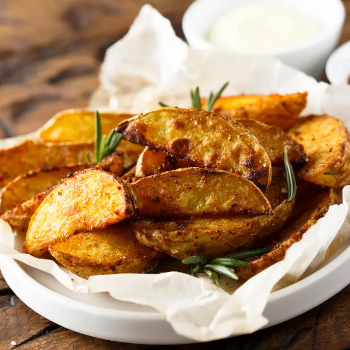 Seasoned Wedges with sour cream & sweet chilli sauce